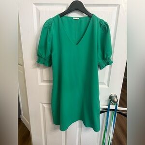 Women’s grass green puff sleeve Jodifl shirt dress size medium V Neck Boutique